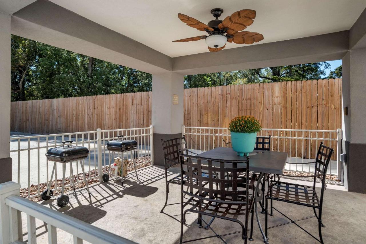 Mainstay Suites Denham Springs - Baton Rouge East Екстериор снимка